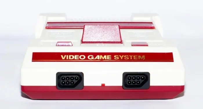 Игровая приставка Денди Джуниор 8 бит HD121 (+Battletoads 1+2: Double Dragon, HDMI, NTSC, поддержка картриджей Dendy)