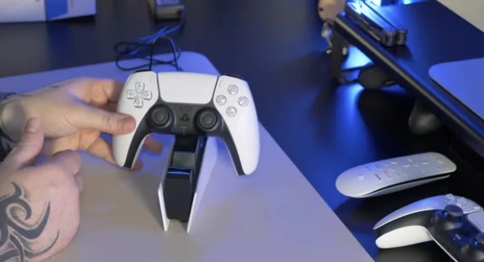 Зарядная станция Держатель для Геймпада Sony DualSense Charging Station PlayStation 5 (PS5)