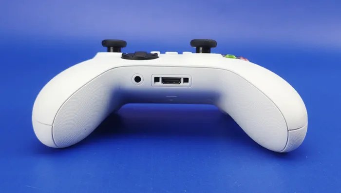 Геймпад Беспроводной Microsoft Xbox Series (QAS-00002) Robot White
