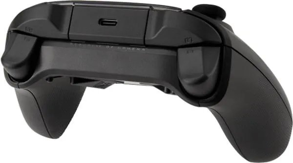 Проводной геймпад ASUS ROG Raikiri (90GC00X0-BGP000)