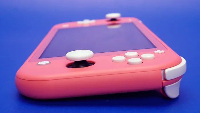 Набор Консоль Nintendo Switch Lite 32GB (045496453176) Coral + Игра The Legend of Zelda Breath of The Wild Русская Озвучка