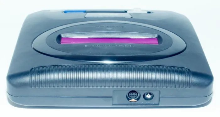 Игровая ретро приставка телевизионная консоль 16 бит Sega-MD2 с поддержкой картриджей и 9 встроенных игр