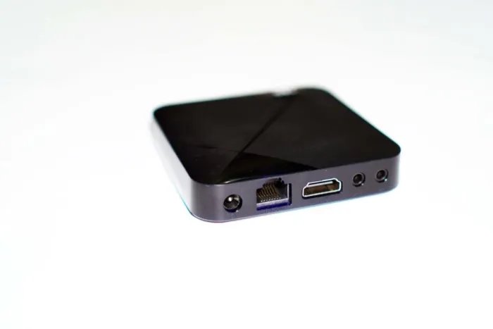 Игровая тв приставка с беспроводными джойстиками Android TV M8 mini 4K 64GB