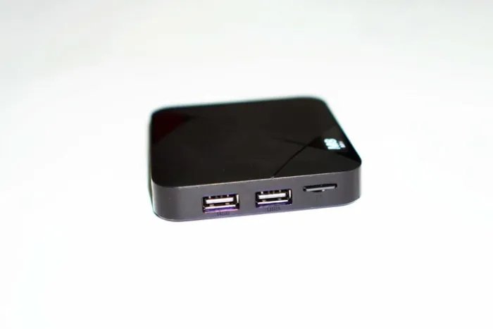 Игровая тв приставка с беспроводными джойстиками Android TV M8 mini 4K 64GB