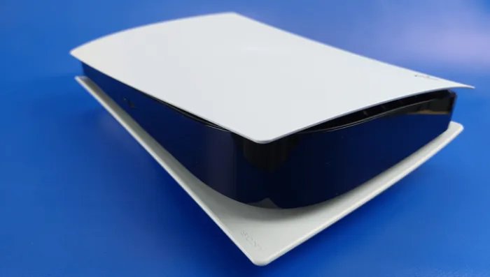 Набор Консоль Sony PlayStation 5 Blu-ray 825GB (9424390) White + Геймпад Беспроводной DualSense Ice Blue
