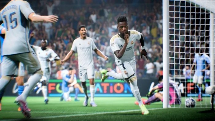 Приставка PS5 Slim с Blu-Ray приводом + EA SPORTS FC 24