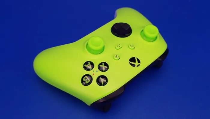 Набор Консоль Microsoft Xbox Series S 1TB (XXU-00010) Carbon Black + Геймпад Беспроводной Controller Electric Volt