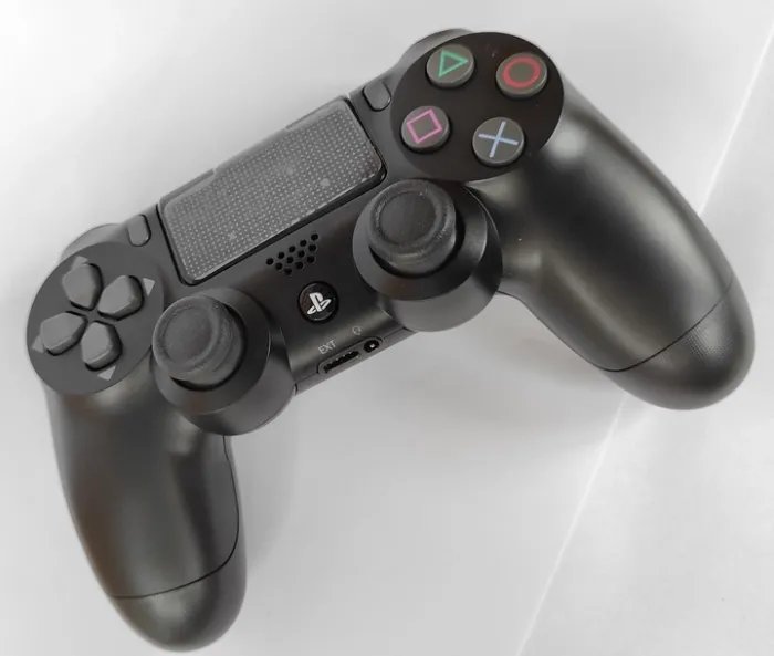 Беспроводной джойстик для PS4 Черный.